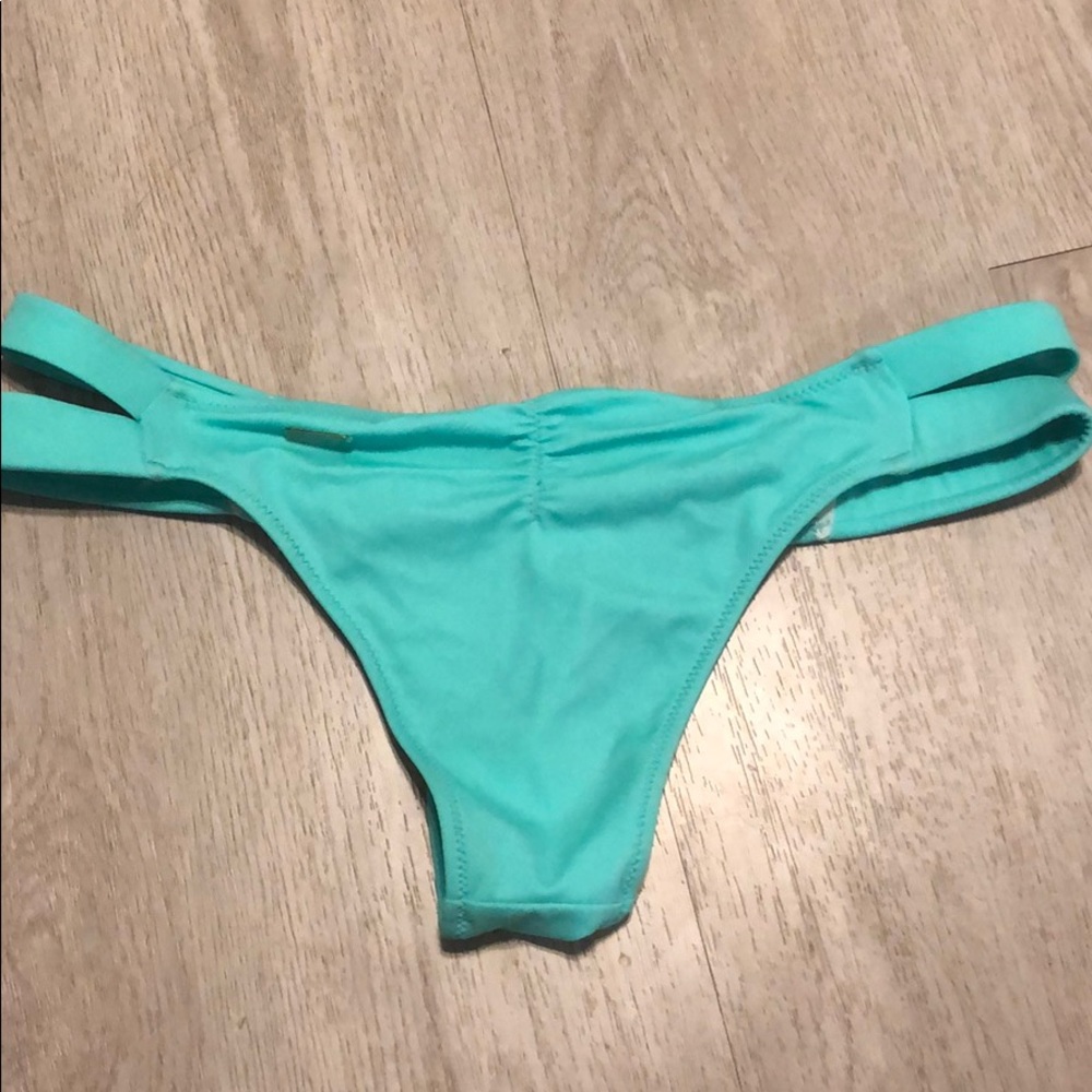 Bikini bottoms